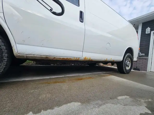 2010 gmc savana - Photo 5