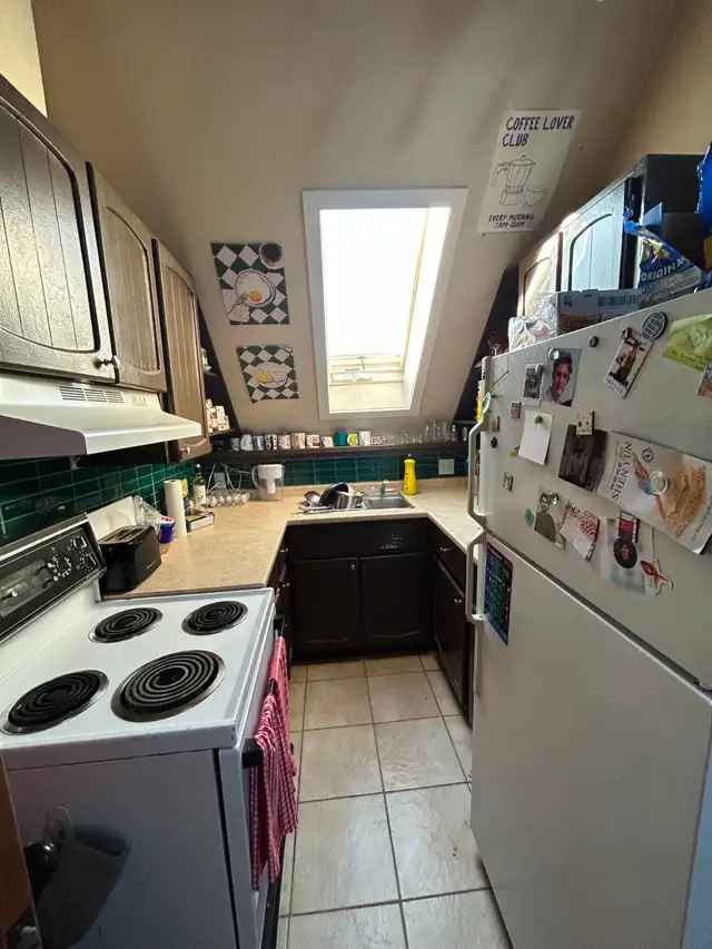 3 Bedroom Student Home - 2 Minute Walk to Campus! All Inclusive! - Photo 5