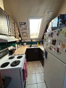 3 Bedroom Student Home - 2 Minute Walk to Campus! All Inclusive! - Photo 5