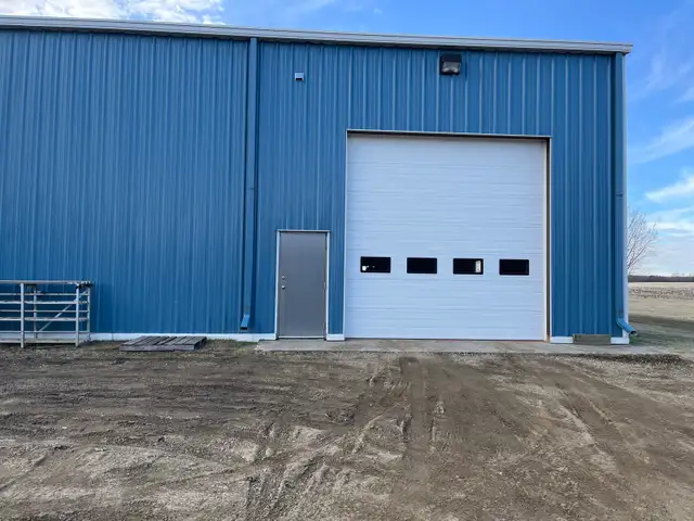 Shop Bays for Lease - 5 mins from Highway 2 and 11A Overpass - Photo 2