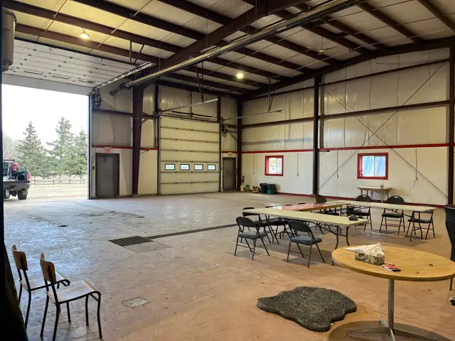 Shop Bays for Lease - 5 mins from Highway 2 and 11A Overpass - Photo 3