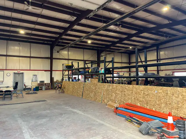 Shop Bays for Lease - 5 mins from Highway 2 and 11A Overpass - Photo 5