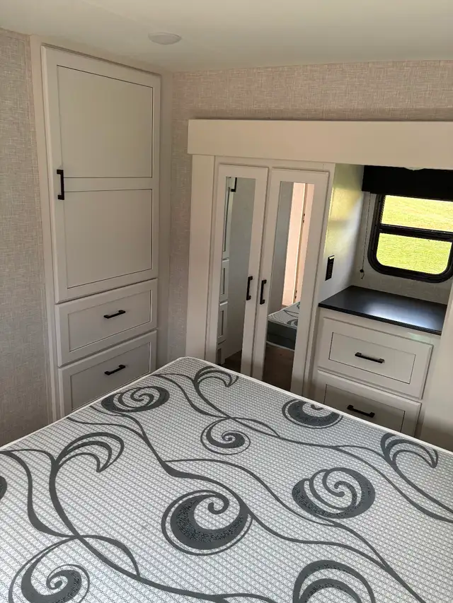 2025 Jayco Eagle 5th Wheel - Photo 6