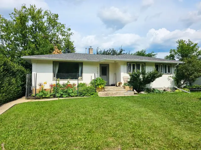 Fully Furnished 3 Bed House w/ Garage For Rent in Drayton Valley