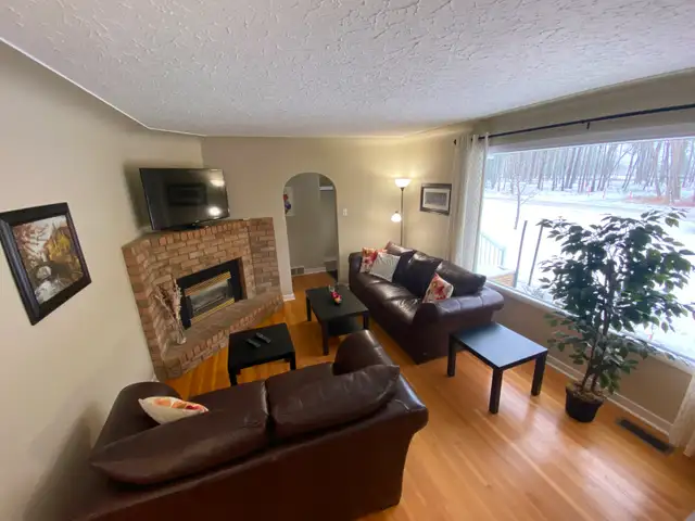 Fully Furnished 3 Bed House w/ Garage For Rent in Drayton Valley - Photo 2