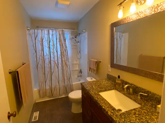 Fully Furnished 3 Bed House w/ Garage For Rent in Drayton Valley - Photo 7