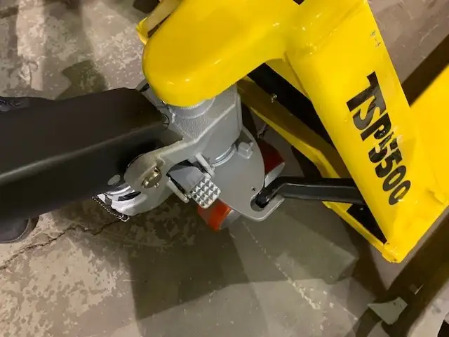 HEAVY DUTY INDUSTRIAL PALLET JACK, 3 YEAR WARRANTY - Photo 3