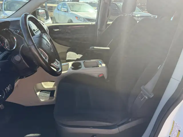 2018 Dodge Grand Caravan Crew DVD, PWR SLIDERS, ONLY 158K - Photo 7