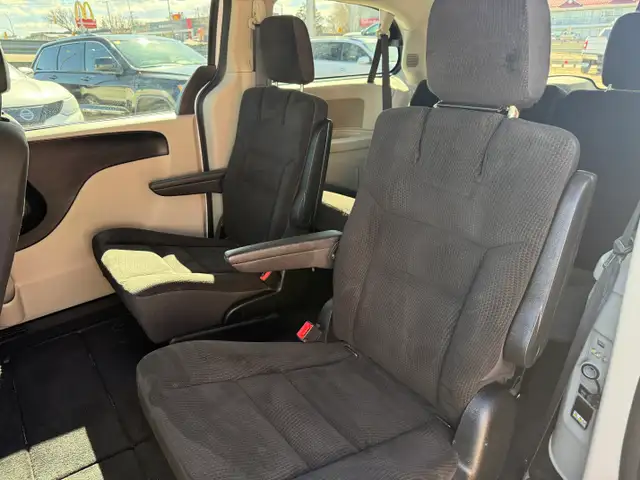 2018 Dodge Grand Caravan Crew DVD, PWR SLIDERS, ONLY 158K - Photo 8