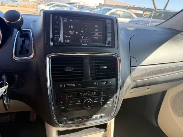 2018 Dodge Grand Caravan Crew DVD, PWR SLIDERS, ONLY 158K - Photo 12