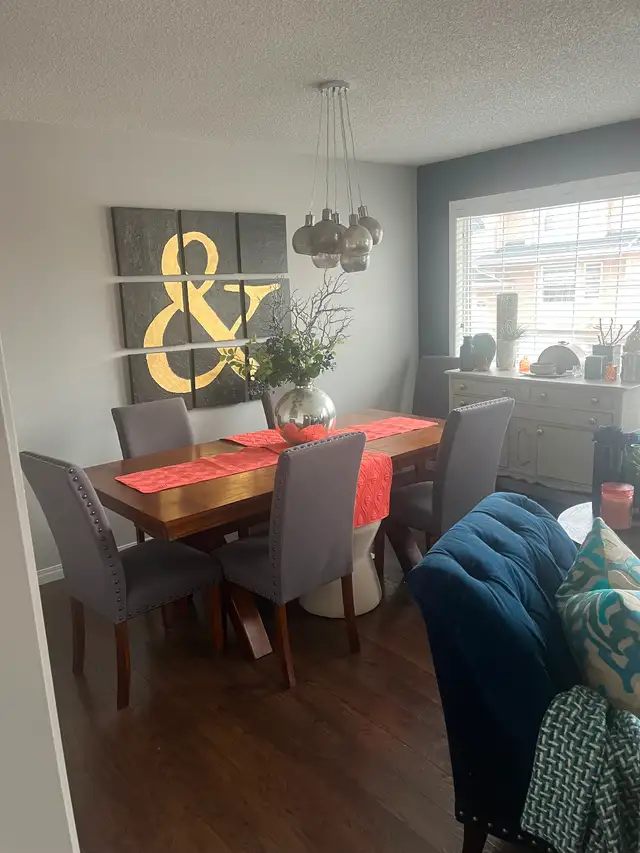 Room for rent in beautiful home available May 1st. - Photo 2