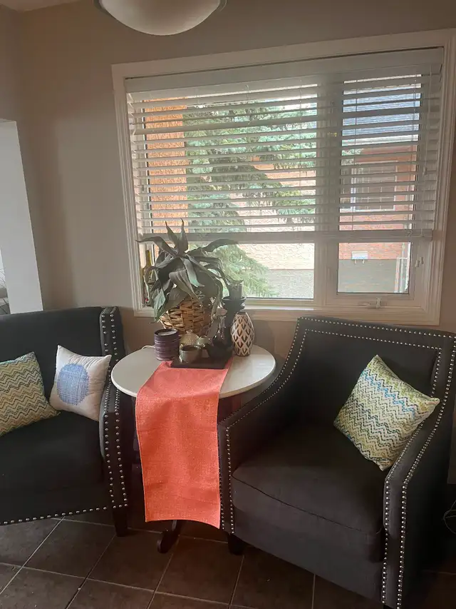 Room for rent in beautiful home available May 1st. - Photo 3