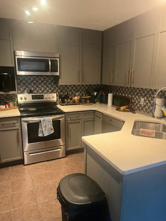 Room for rent in beautiful home available May 1st. - Photo 4