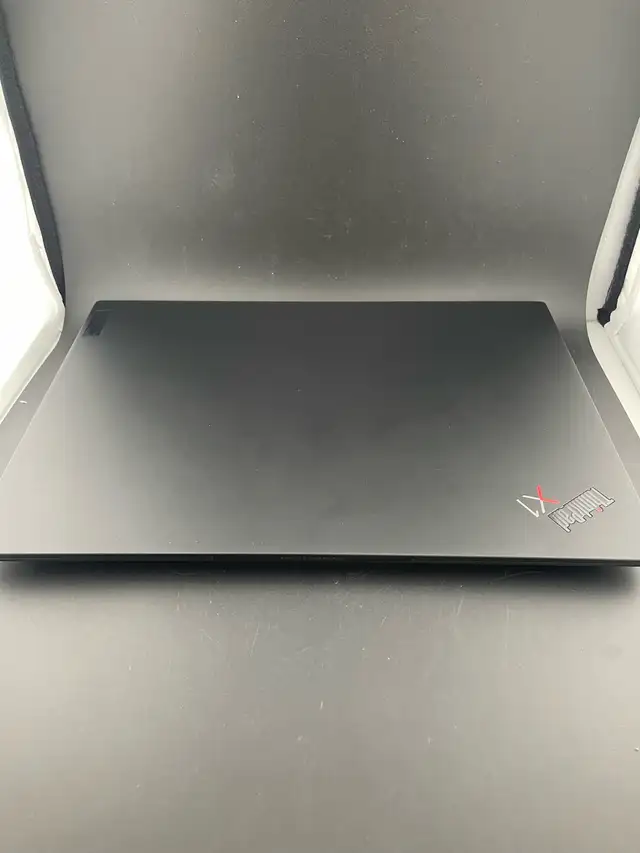 Lenovo THINKPAD X1 Carbon Gen 10 - Photo 3
