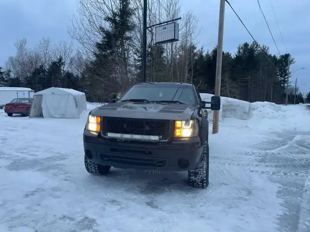 2011 GMC Sierra 1500 4x4 - Photo 3
