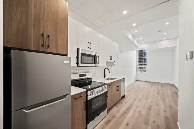 1 Bedroom Available For Rent! Located In The Heart Of Downtown!