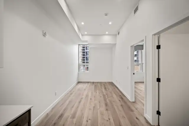 1 Bedroom Available For Rent! Located In The Heart Of Downtown! - Photo 3