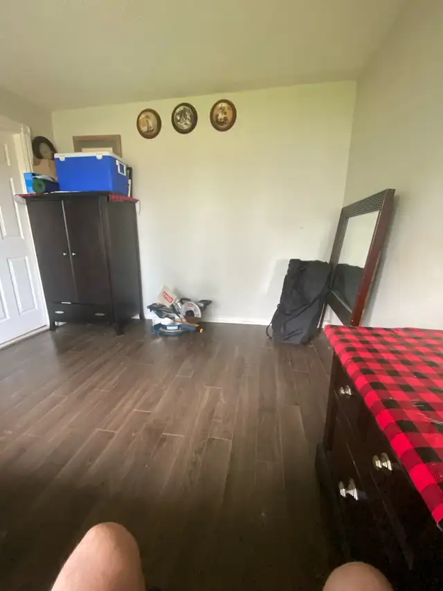 Main floor bdrm - Photo 2