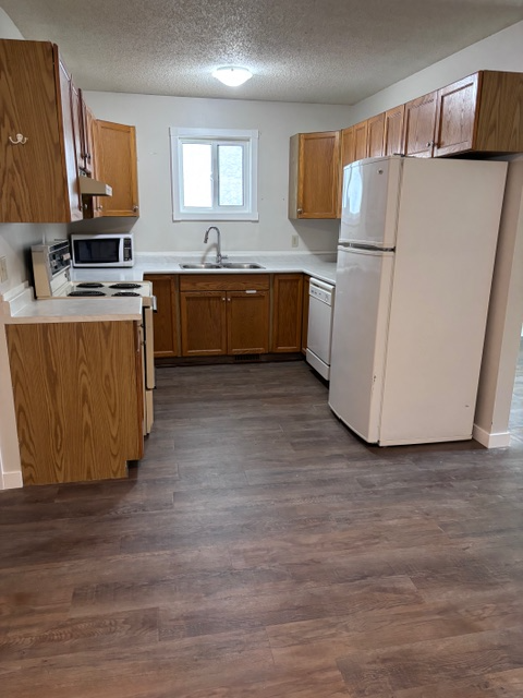 Varsity View 3 bed main floor suite-Walking distance to U of S - Photo 2