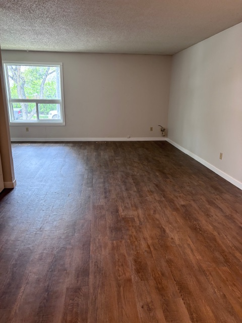 Varsity View 3 bed main floor suite-Walking distance to U of S - Photo 4