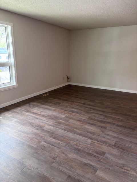 Varsity View 3 bed main floor suite-Walking distance to U of S - Photo 6