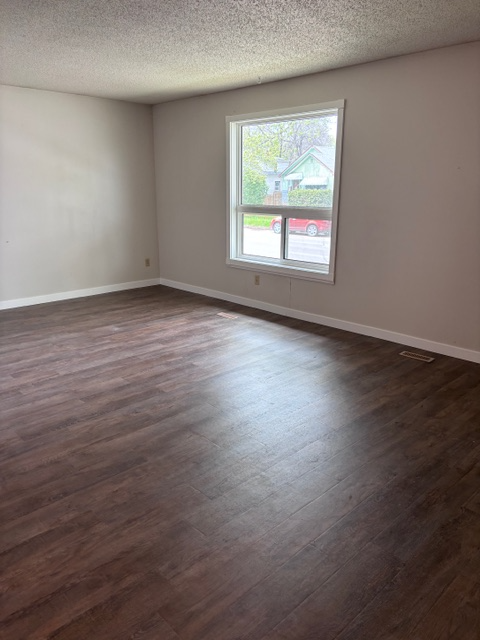 Varsity View 3 bed main floor suite-Walking distance to U of S - Photo 7