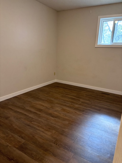 Varsity View 3 bed main floor suite-Walking distance to U of S - Photo 10