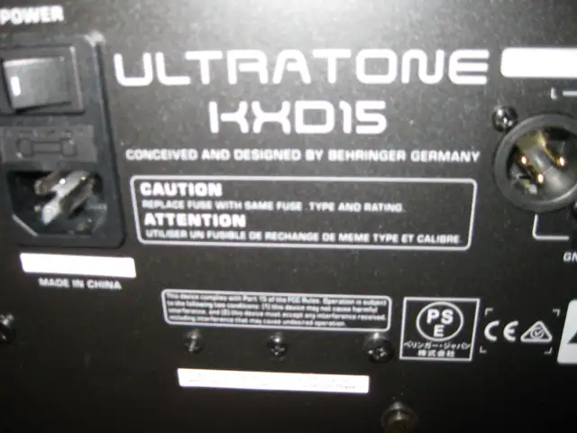 Behringer KXD15 4 Channel 600W PA Amp - Photo 5