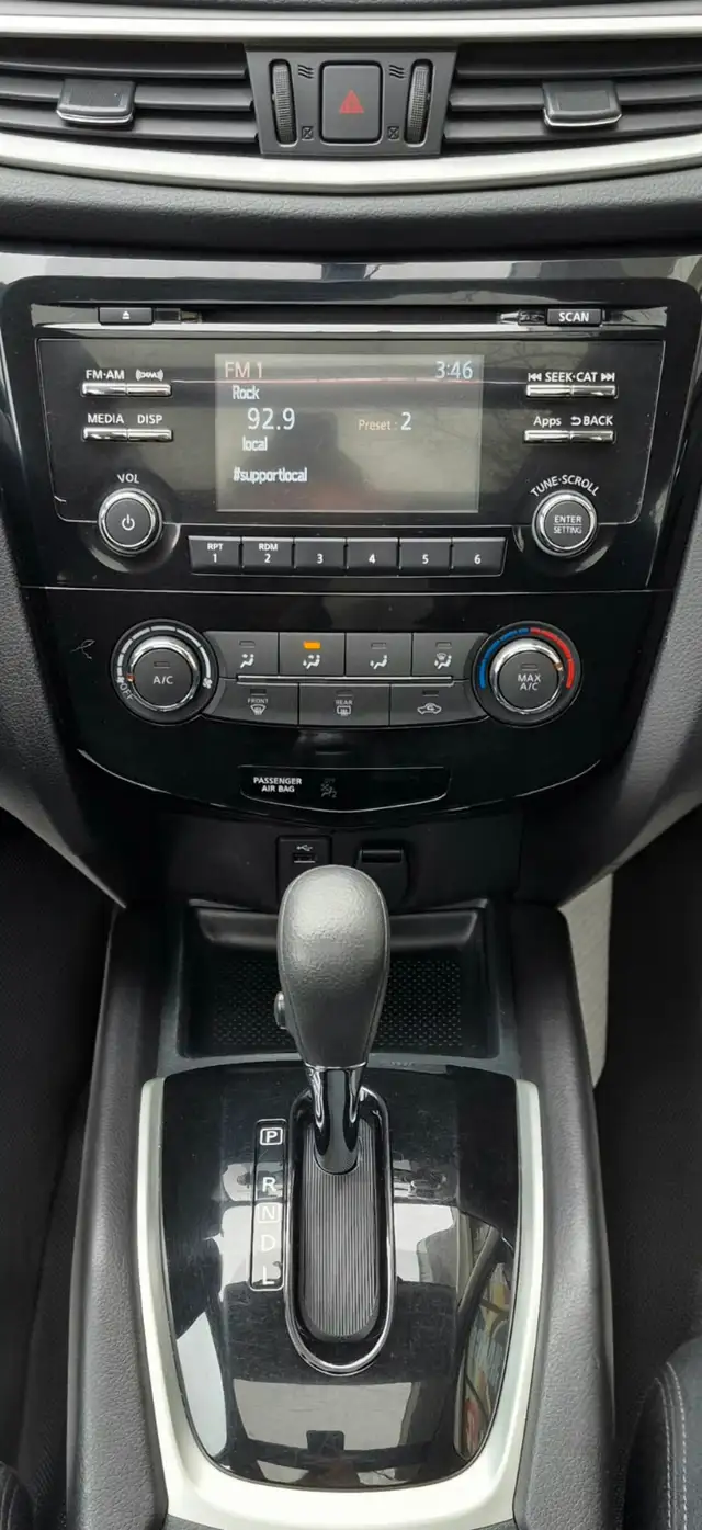 2016 Nissan Rogue SV - Photo 9