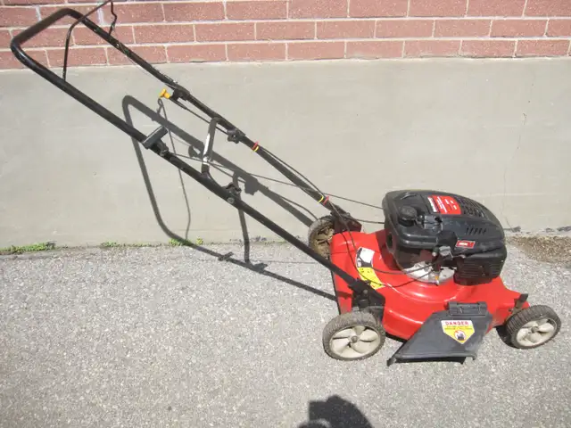 MTD 22 INCH YARD MACHINES PUSH MOWER 139 CC ENGINE EASY START