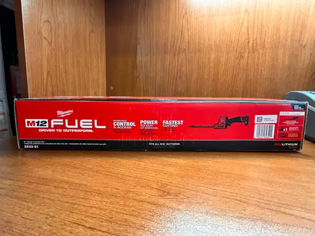 MILWAUKEE  M12  FUEL  8'  BLADE  HEDGE  TRIMMER  KIT - Photo 3