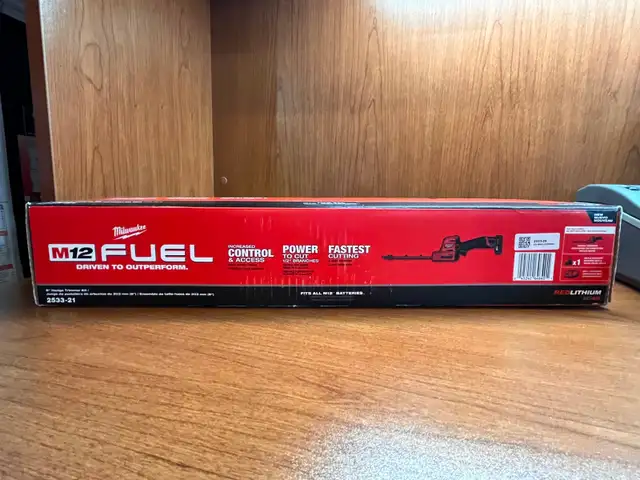 MILWAUKEE  M12  FUEL  8'  BLADE  HEDGE  TRIMMER  KIT - Photo 7