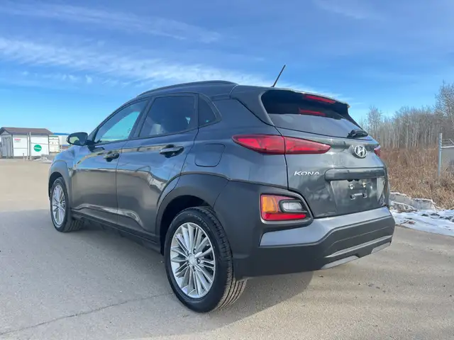 2020 Hyundai Kona Luxury - Photo 2