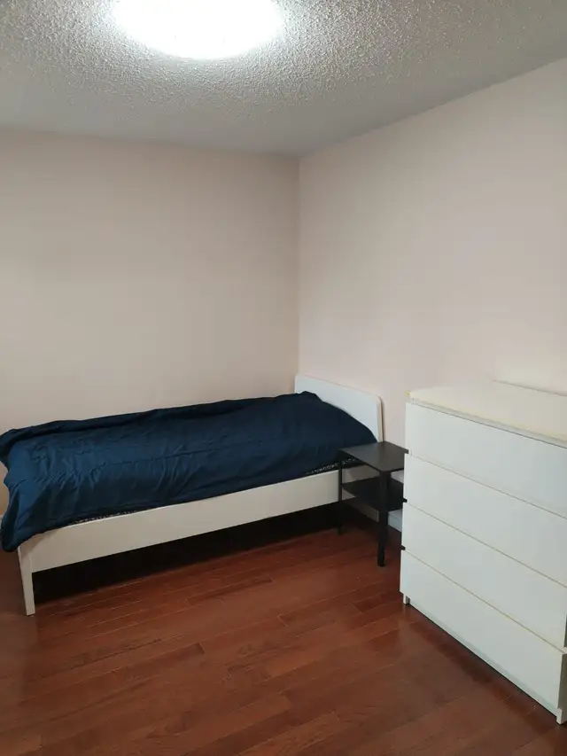 A Room For Rent Yonge/Highway 7 $750 - Photo 2