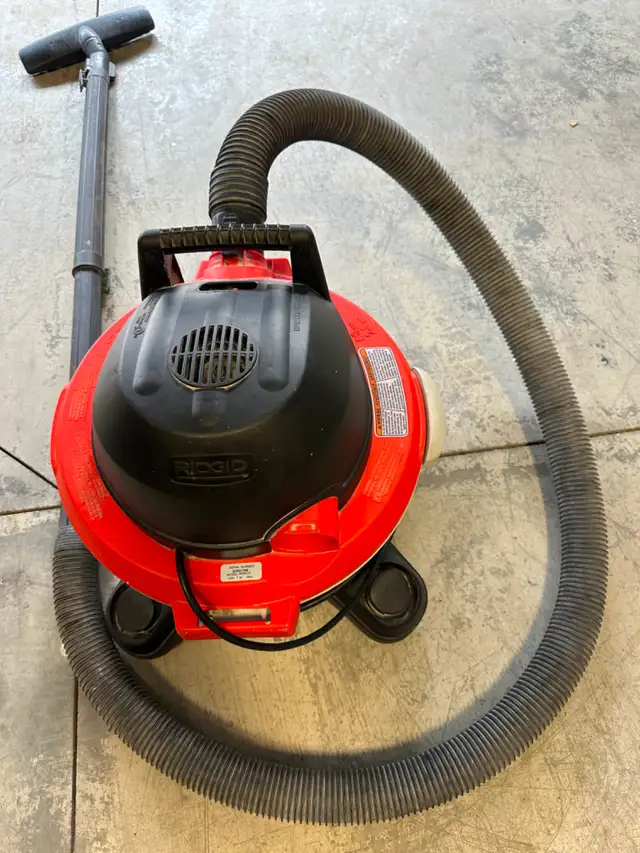 Ridgid Wet/Dry Shop Vac - Photo 2