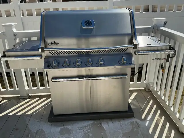 Napoleon Prestige Pro 600 (natural gas) BBQ