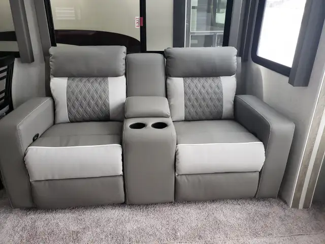 2021 Forest River Salem Grand Villa 42FK - Photo 3