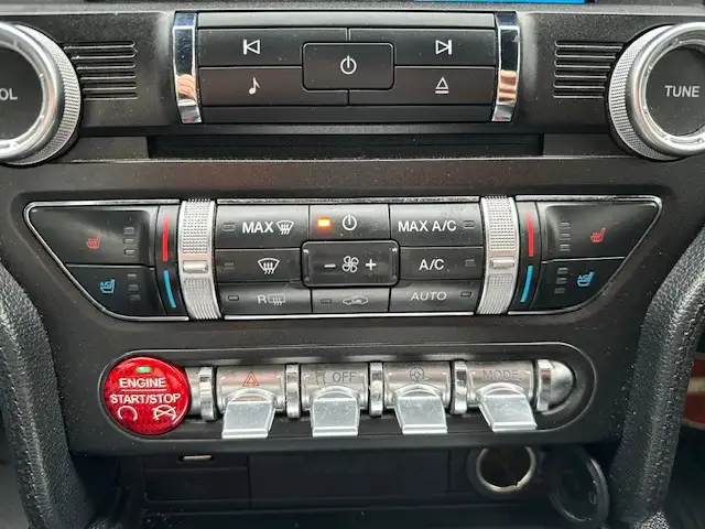 2015 FORD MUSTANG FASTBACK COUPE – 2.3L ECOBOOST – ACCIDENT FREE - Photo 18