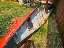 EXCELLENT CONDITION LIGHTWEIGHT CANOE