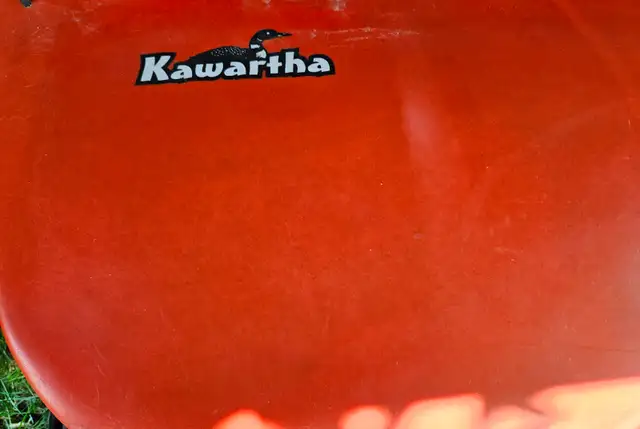 EXCELLENT CONDITION LIGHTWEIGHT CANOE - Photo 4