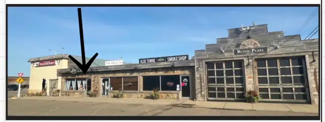 Commercial Bay Hyw 3 Coaldale