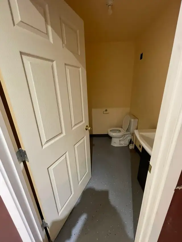 Commercial Bay Hyw 3 Coaldale - Photo 7