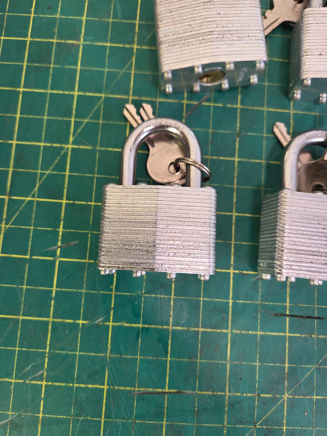 1-3/4 Inch Padlocks Keyed Alike x 12 Units - Photo 4