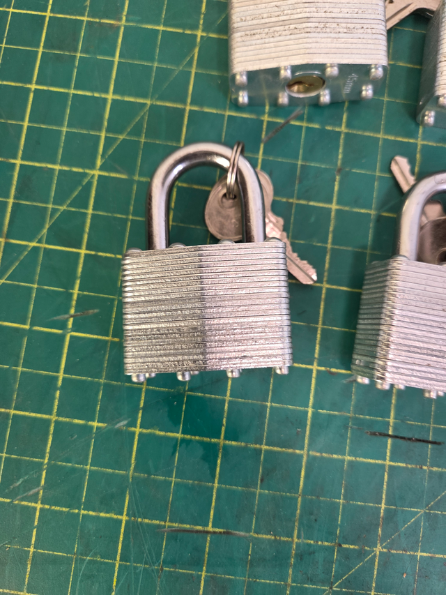 1-3/4 Inch Padlocks Keyed Alike x 12 Units - Photo 5