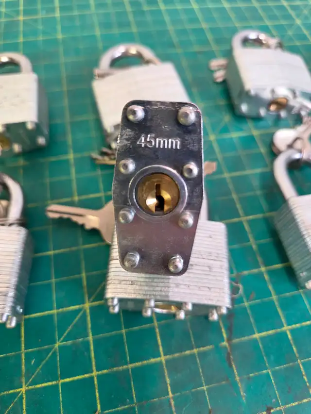 1-3/4 Inch Padlocks Keyed Alike x 12 Units - Photo 6