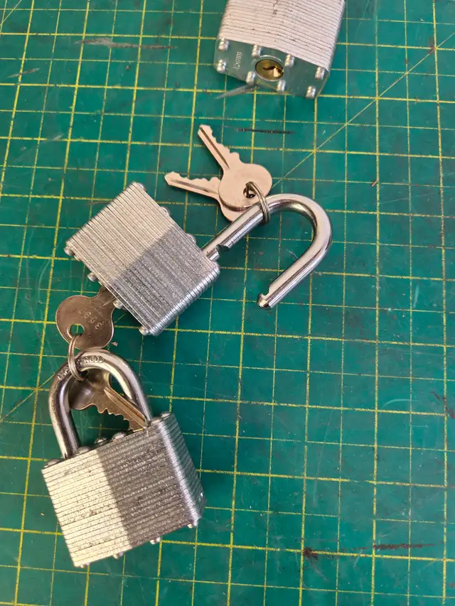 1-3/4 Inch Padlocks Keyed Alike x 12 Units - Photo 7