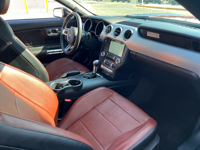 2016 Ford Mustang ECOBOOST PREMIUM-AUTO-FULL DEALERSHIP RECORD - Photo 20