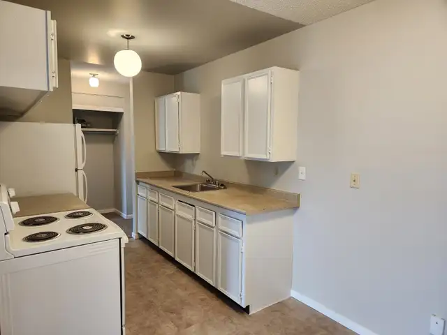 Sunvalley Court #37 - Photo 2