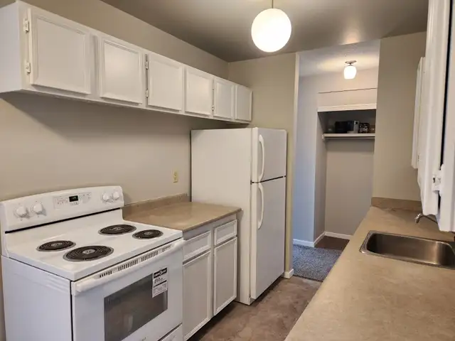 Sunvalley Court #37 - Photo 3