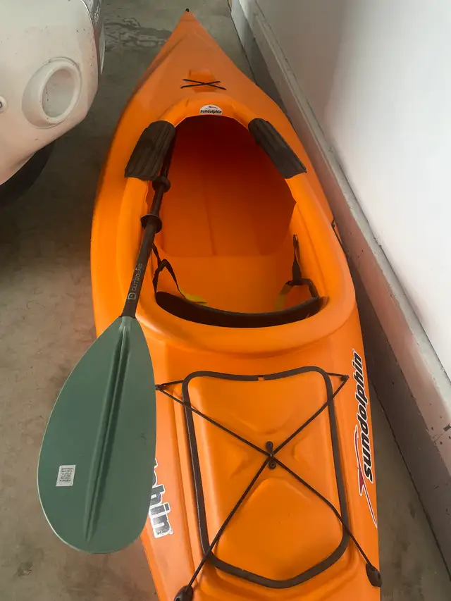KAYAK - New Condition Hardly Used With Paddle